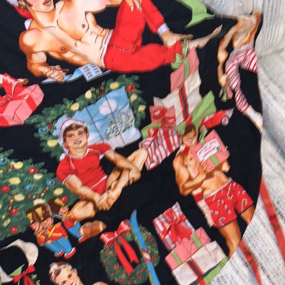 All I Want For Christmas Hulk by Alexander Henry Black Apron reversible - Picture 4 of 5